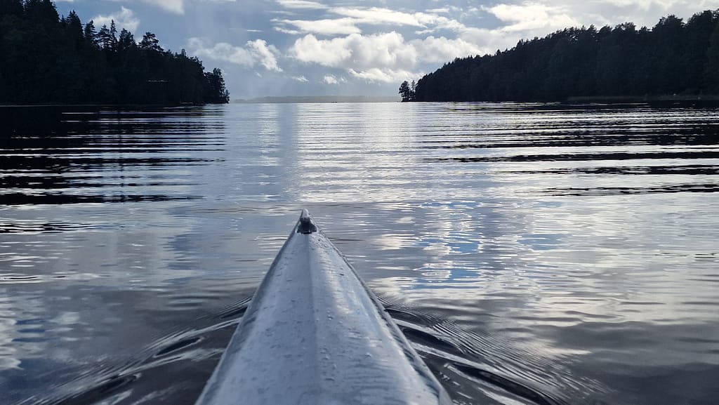 melontaretki Lohjanjärvellä, melontavaellus Vätsärissä, luontojooga, retkeilykurssit kuvituskuva.
